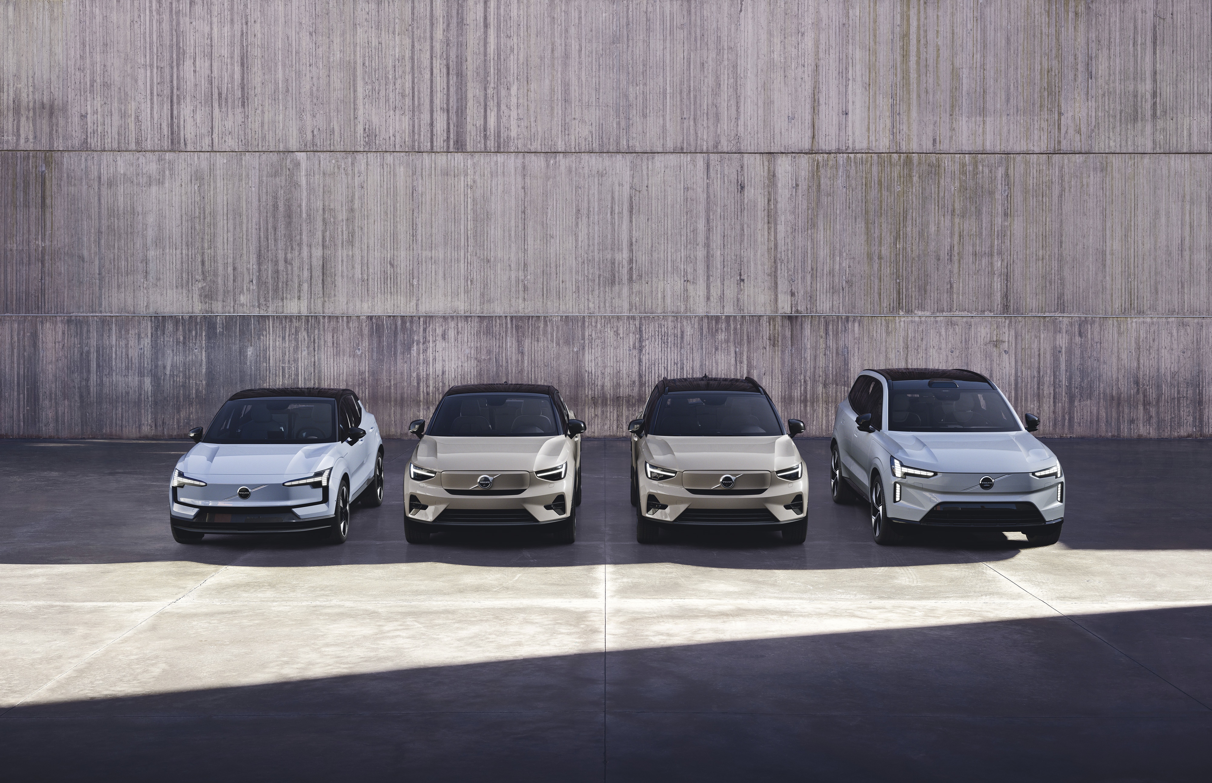 2025-Volvo-EX30-EX90-EC40-EX40-Lineups.jpg